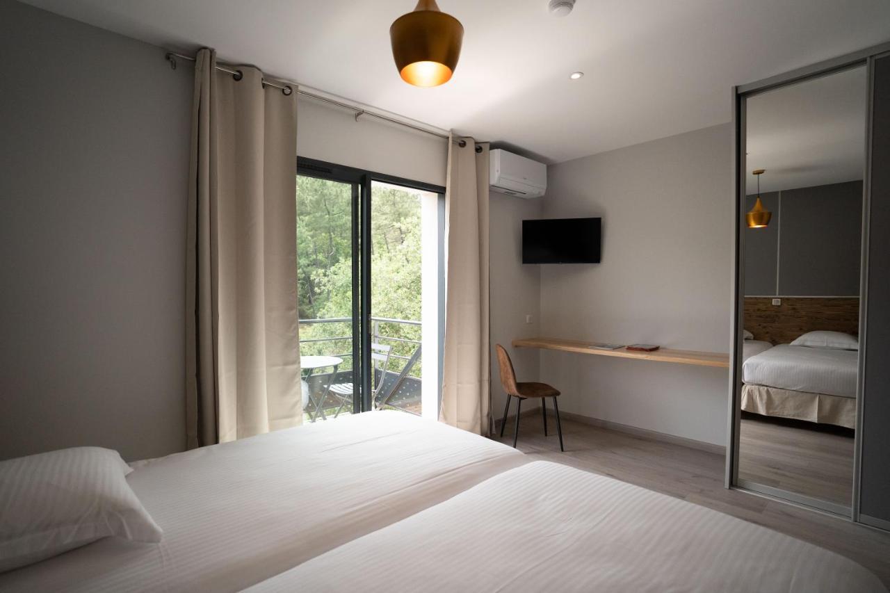 Hotel Les Vignes Chassiers Екстер'єр фото